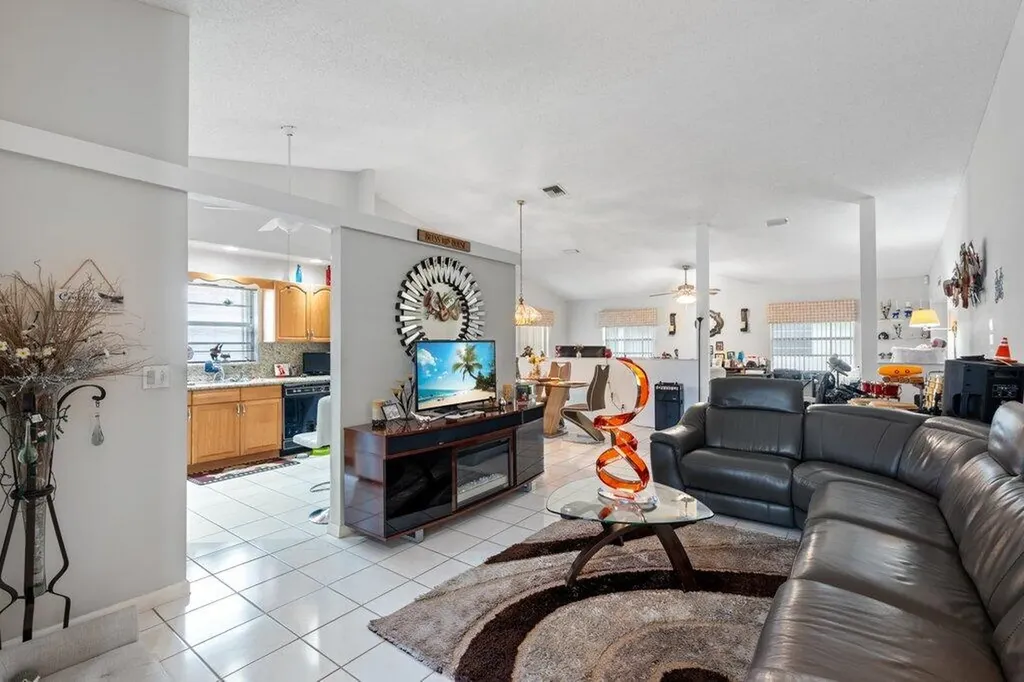 3261 Anthony Circle N West Palm Beach FL 33417