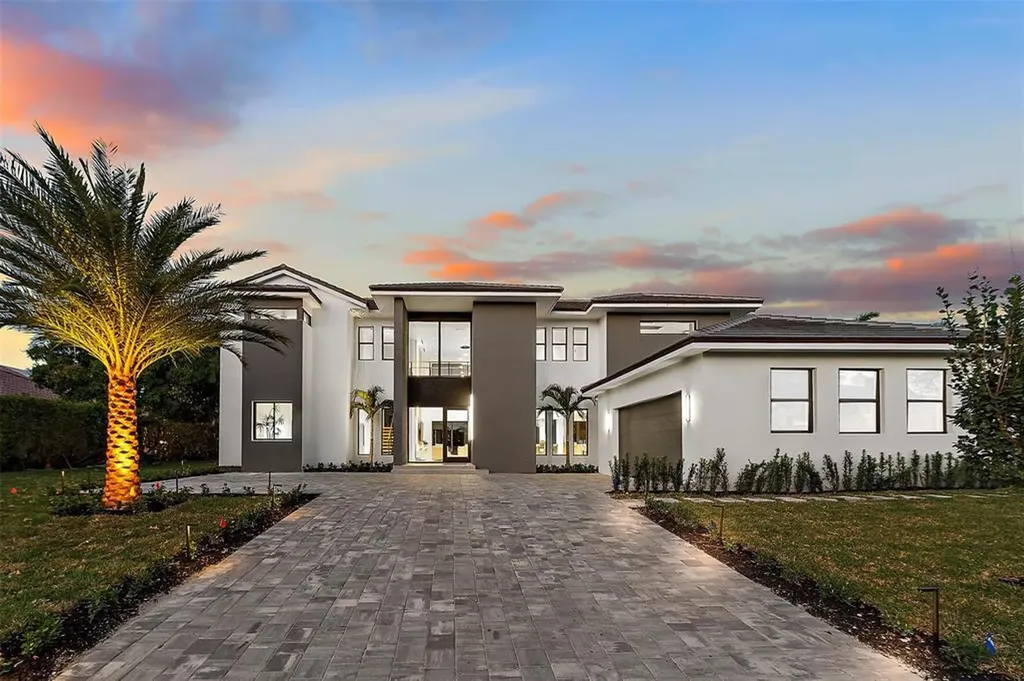 3716 Embassy Drive West Palm Beach FL 33401