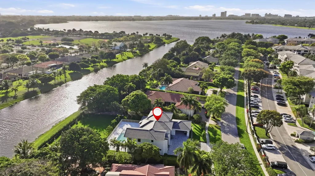3716 Embassy Drive West Palm Beach FL 33401