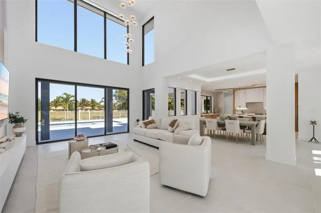 3716 Embassy Drive West Palm Beach FL 33401