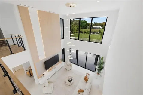 3716 Embassy Drive West Palm Beach FL 33401