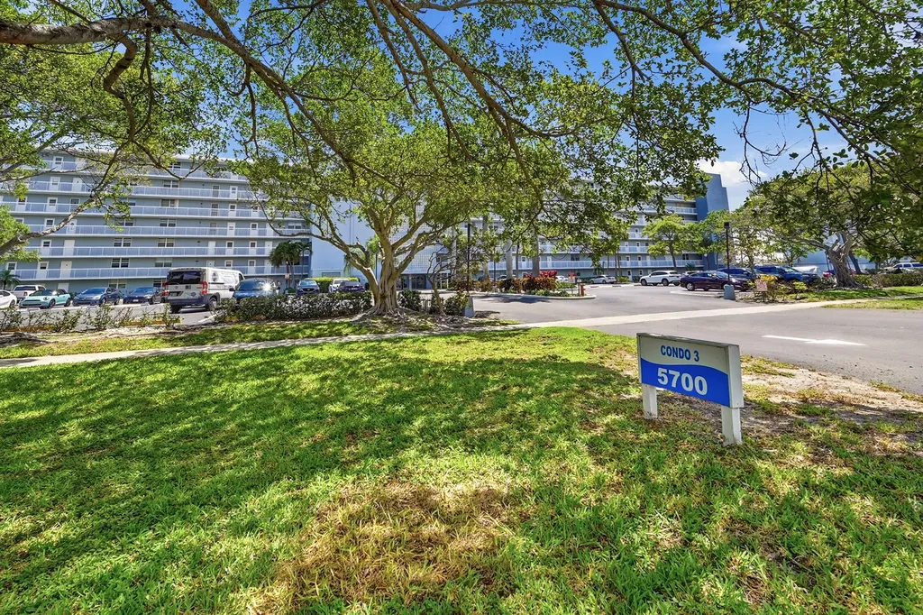 5700 NW 2nd Avenue Boca Raton FL 33487