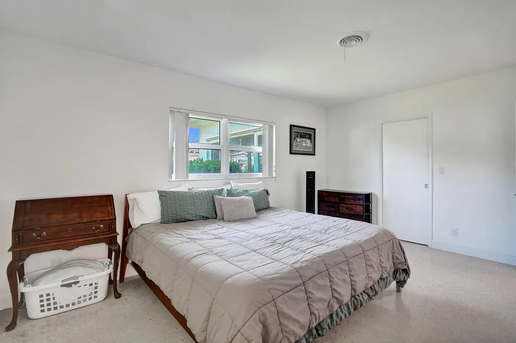 246 NE 30th Street Boca Raton FL 33431