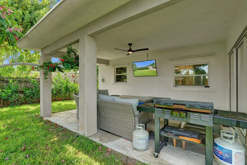 246 NE 30th Street Boca Raton FL 33431