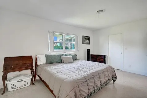 246 NE 30th Street Boca Raton FL 33431