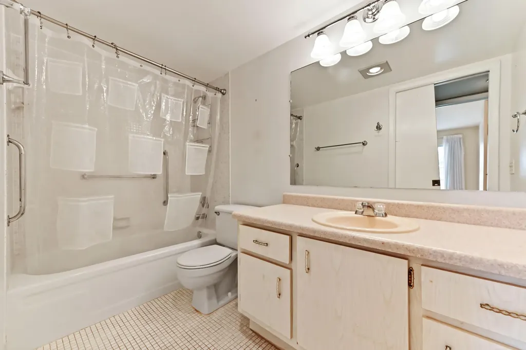 1034 Rexford B Boca Raton FL 33434