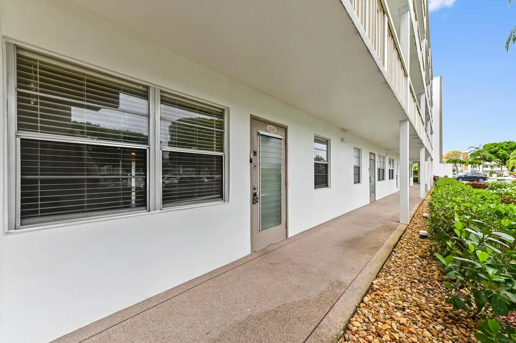 1034 Rexford B Boca Raton FL 33434