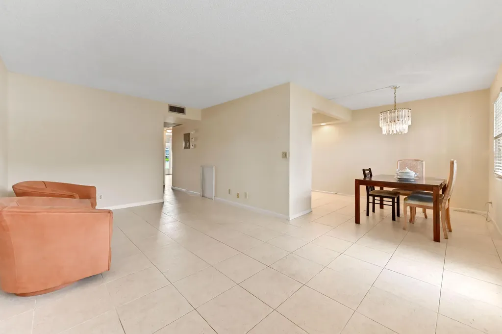1034 Rexford B Boca Raton FL 33434