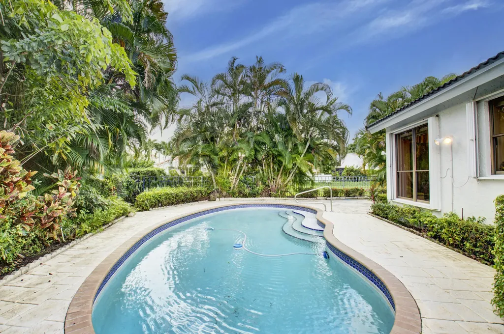 2106 NW 60th Circle Boca Raton FL 33496