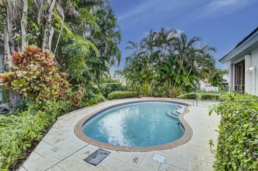 2106 NW 60th Circle Boca Raton FL 33496