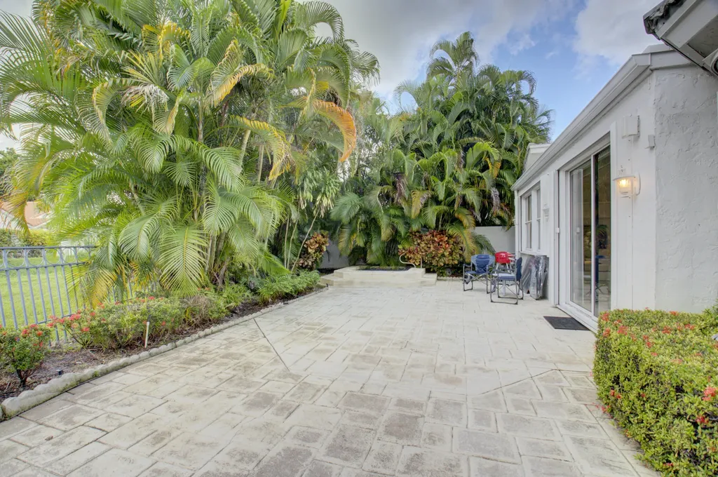 2106 NW 60th Circle Boca Raton FL 33496