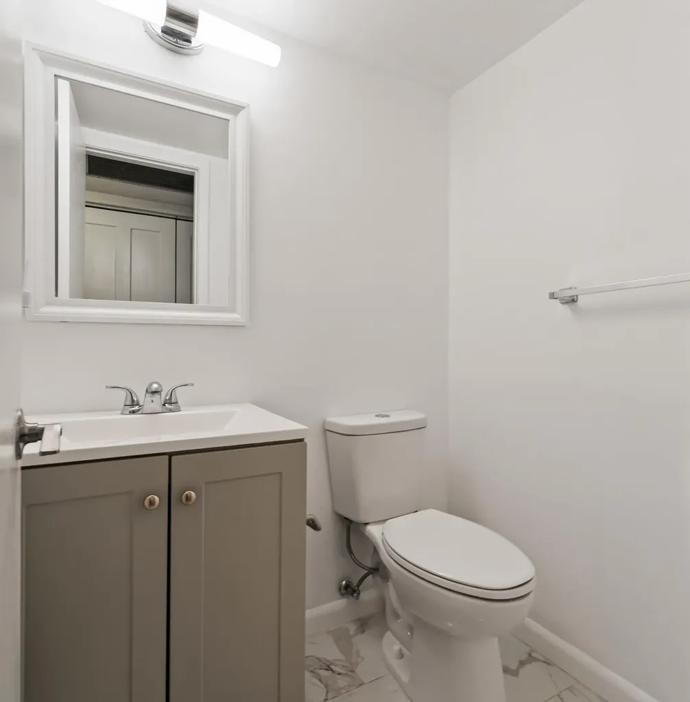126 Southampton B West Palm Beach FL 33417