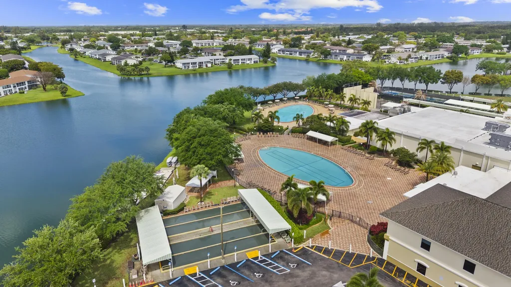 126 Southampton B West Palm Beach FL 33417