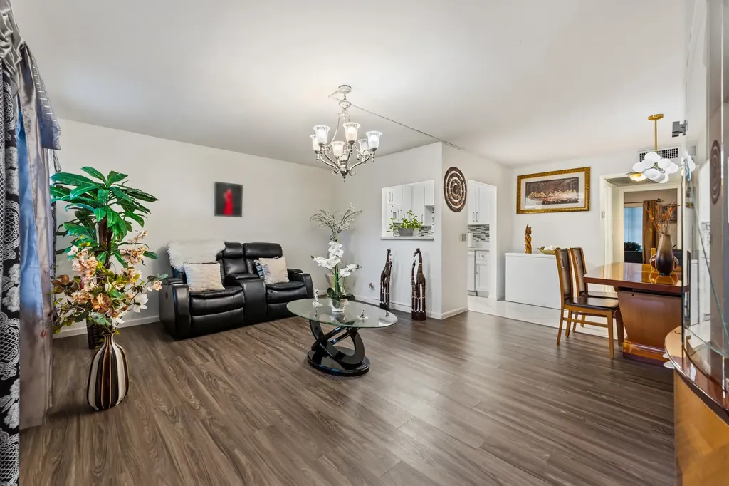 126 Southampton B West Palm Beach FL 33417