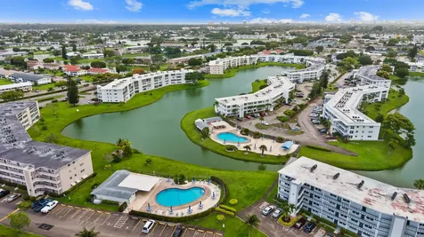 126 Southampton B West Palm Beach FL 33417
