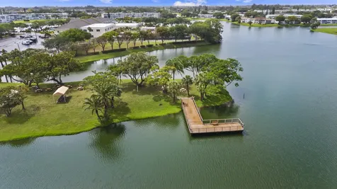 126 Southampton B West Palm Beach FL 33417