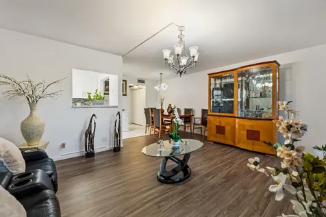 126 Southampton B West Palm Beach FL 33417