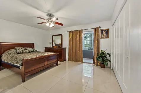 126 Southampton B West Palm Beach FL 33417