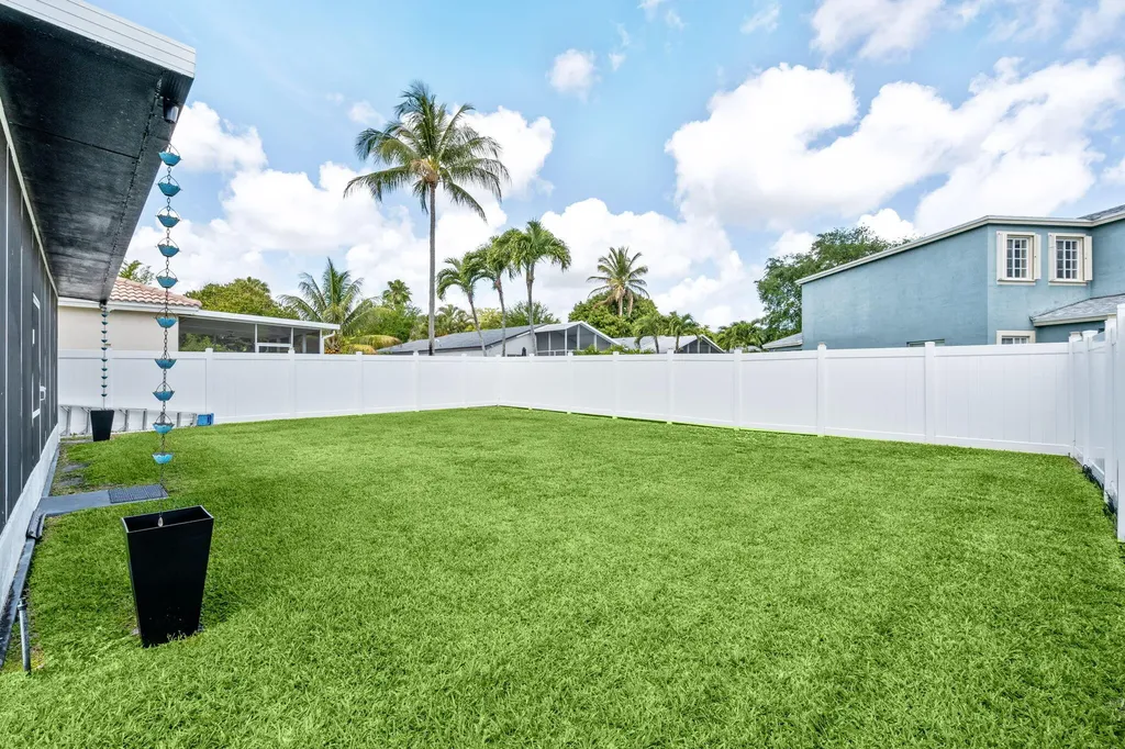 4659 SW 12th Court Deerfield Beach FL 33442