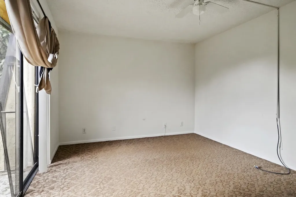 262 Woodland Road Palm Springs FL 33461