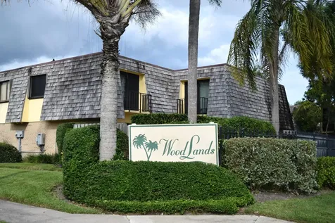 262 Woodland Road Palm Springs FL 33461