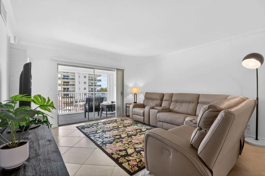 1166 Hillsboro Mile Hillsboro Beach FL 33062