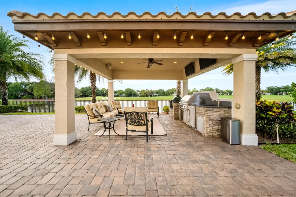 10445 N Barnsley Drive Parkland FL 33076