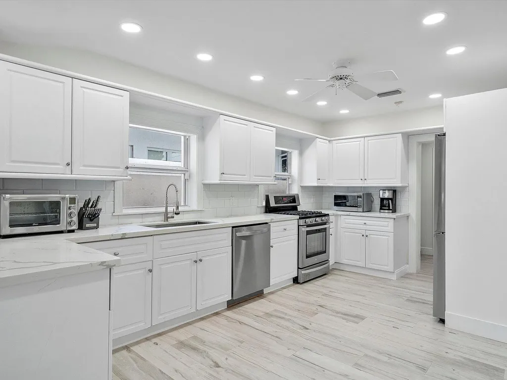 411 Poinciana Drive Fort Lauderdale FL 33301