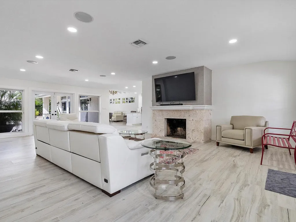 411 Poinciana Drive Fort Lauderdale FL 33301