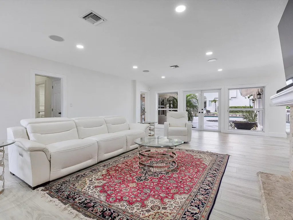 411 Poinciana Drive Fort Lauderdale FL 33301