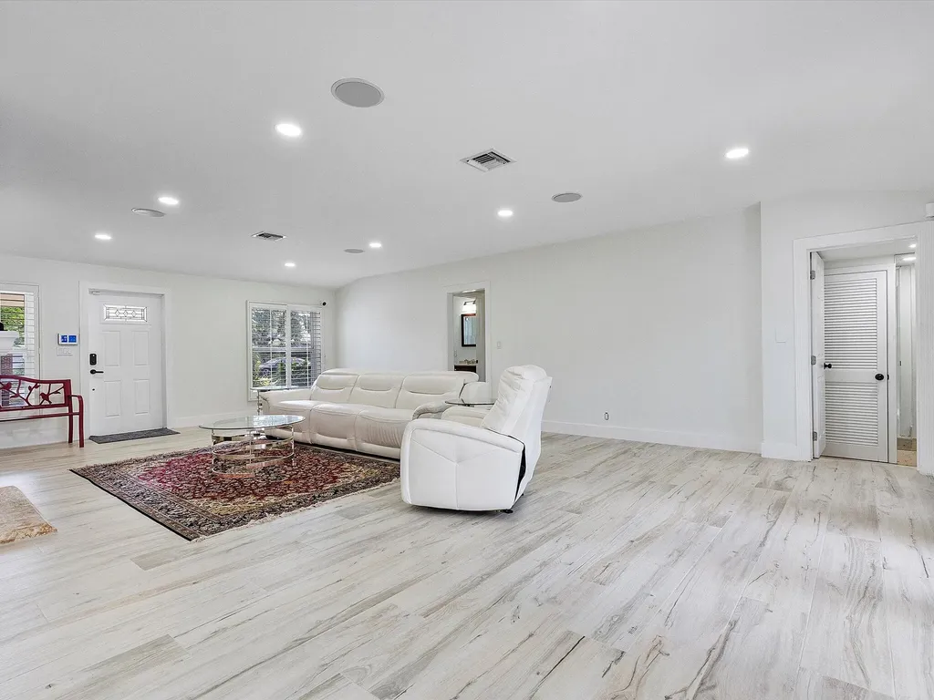 411 Poinciana Drive Fort Lauderdale FL 33301