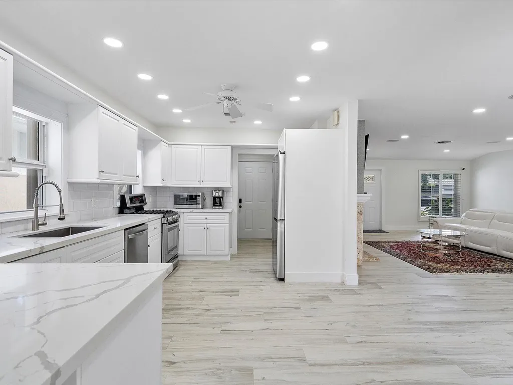 411 Poinciana Drive Fort Lauderdale FL 33301