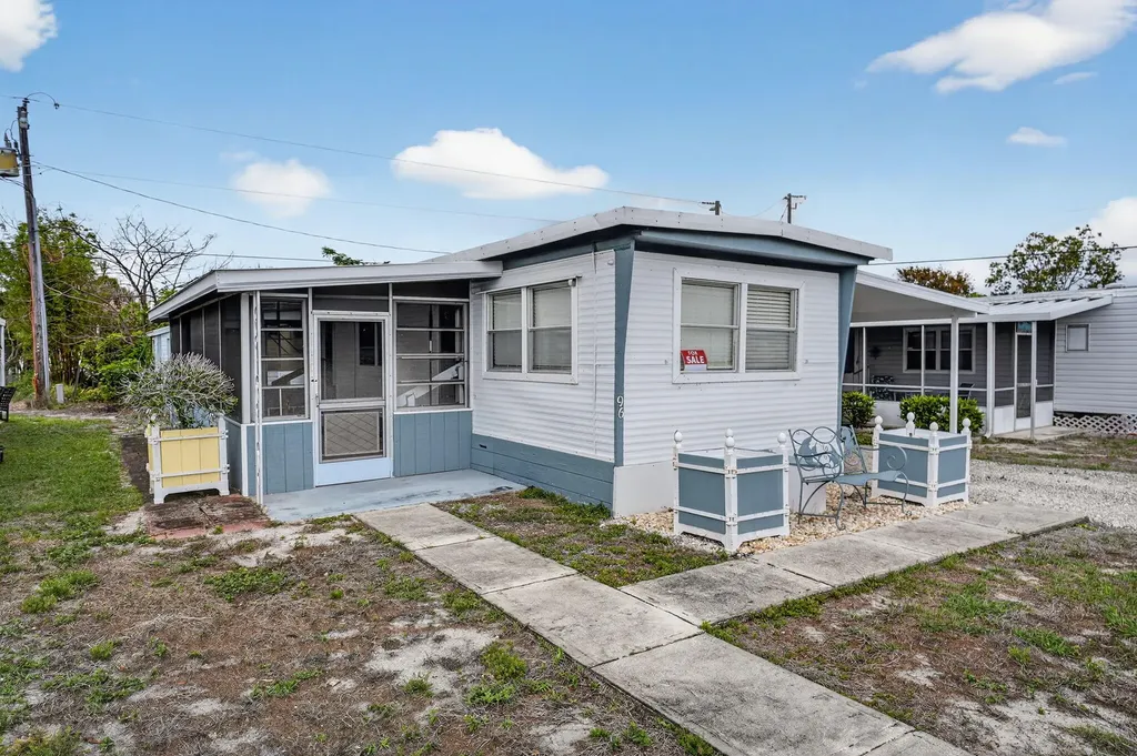 10885 SE Federal Highway Hobe Sound FL 33455