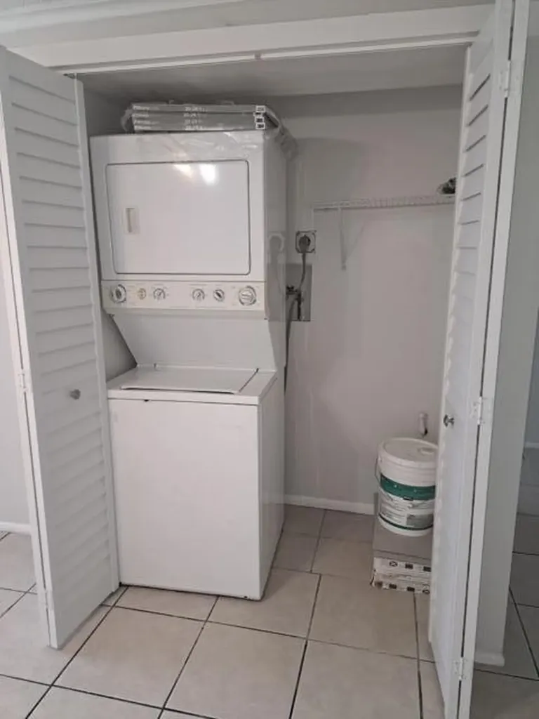 2671 Riverside Drive Coral Springs FL 33065