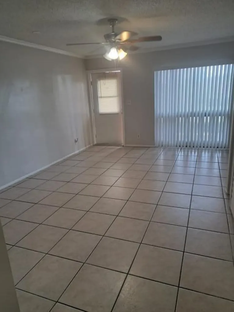 2671 Riverside Drive Coral Springs FL 33065