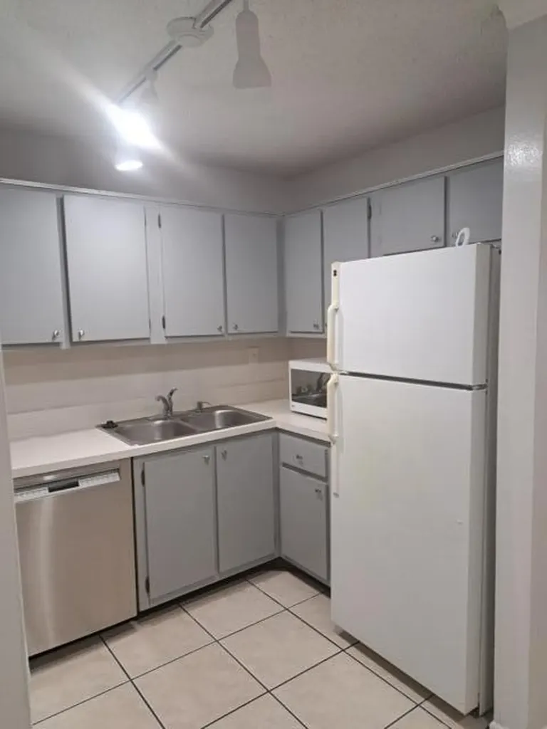 2671 Riverside Drive Coral Springs FL 33065