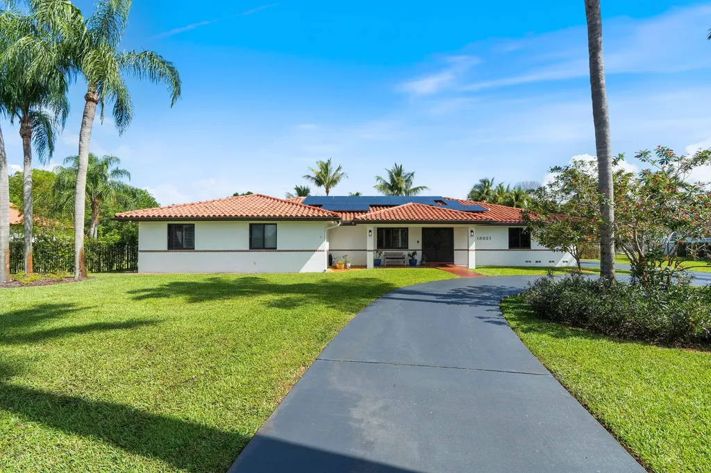 13821 Alexandria Court Davie FL 33325