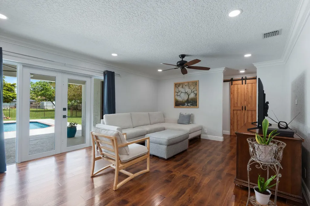 13821 Alexandria Court Davie FL 33325