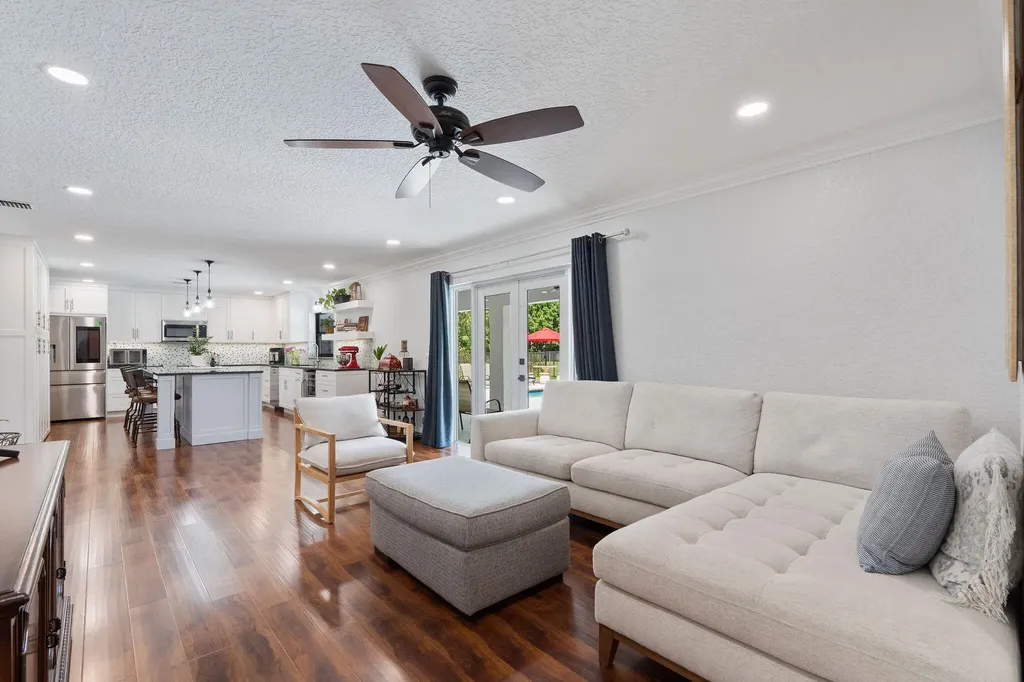 13821 Alexandria Court Davie FL 33325