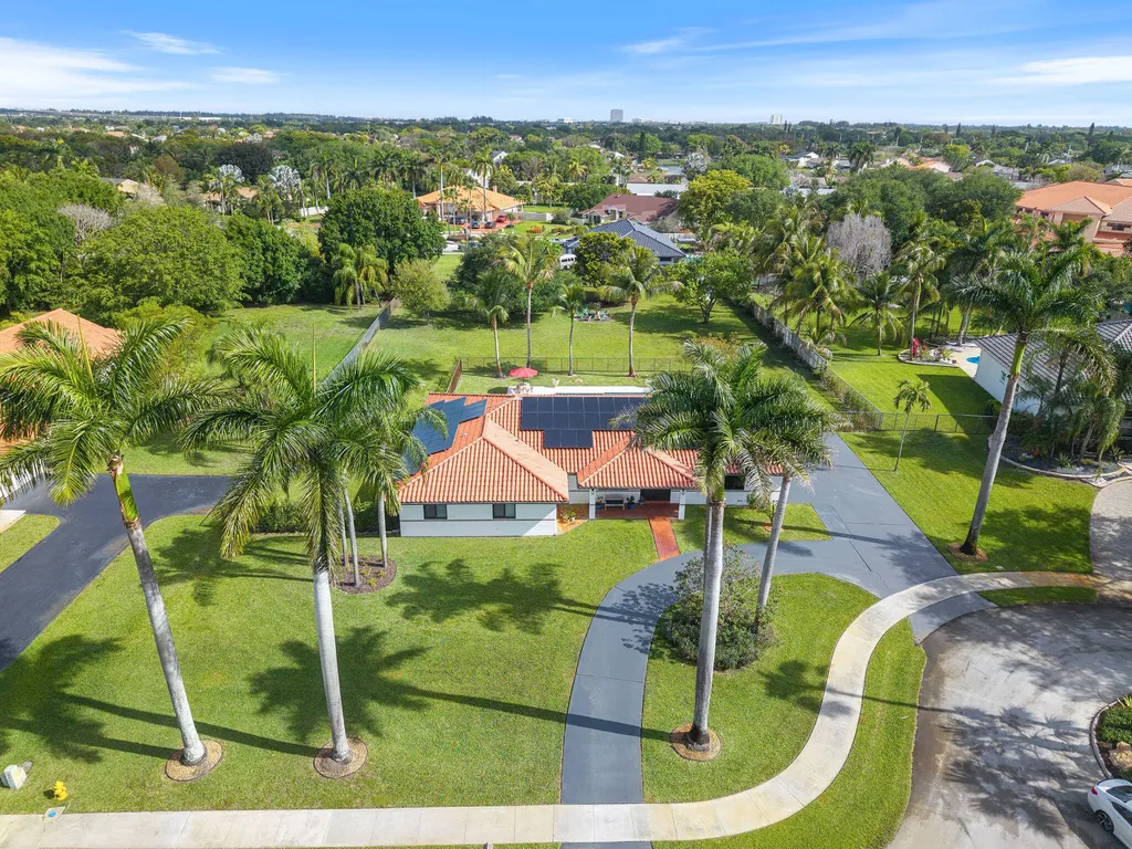 13821 Alexandria Court Davie FL 33325