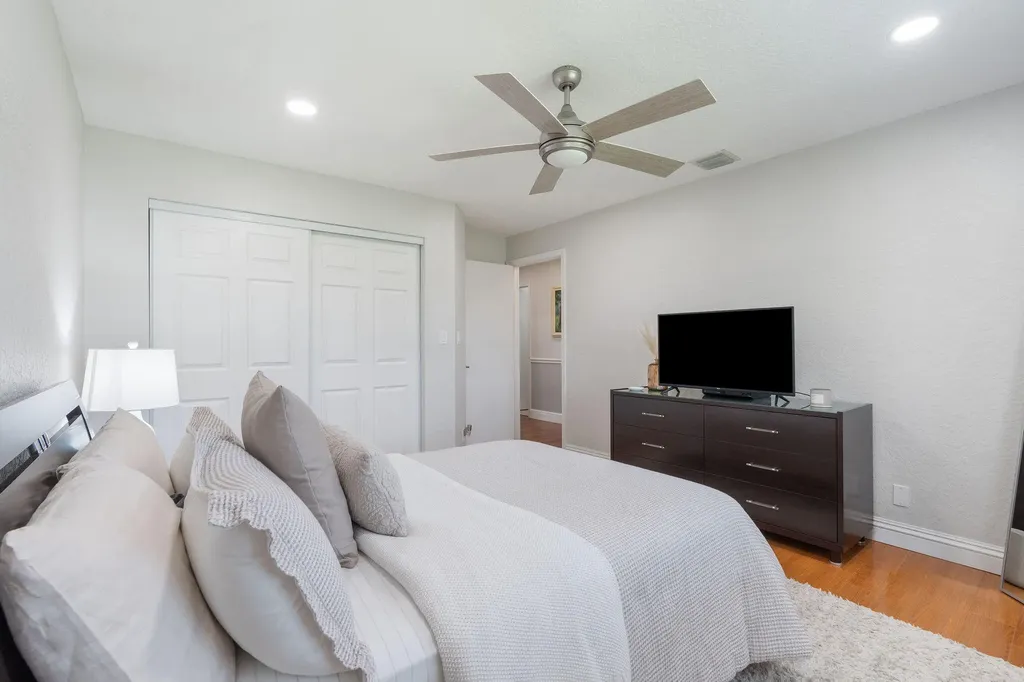 13821 Alexandria Court Davie FL 33325