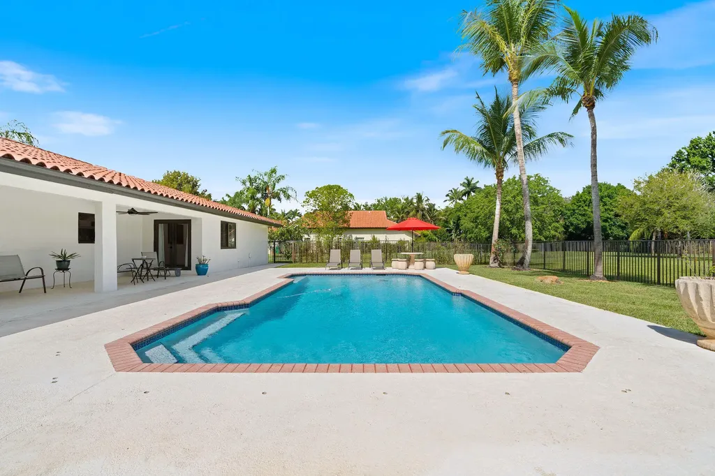 13821 Alexandria Court Davie FL 33325
