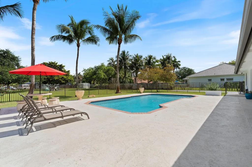 13821 Alexandria Court Davie FL 33325
