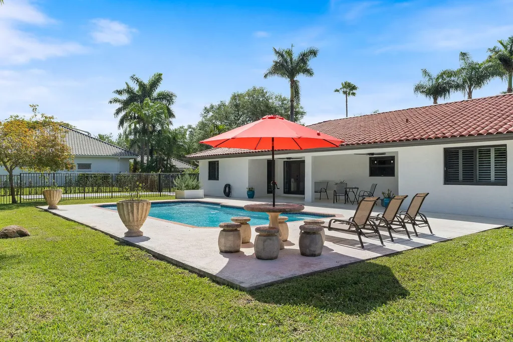 13821 Alexandria Court Davie FL 33325