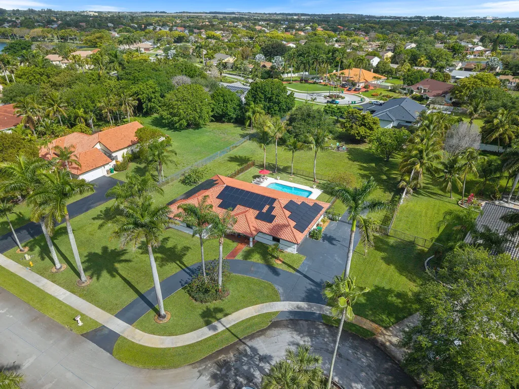 13821 Alexandria Court Davie FL 33325