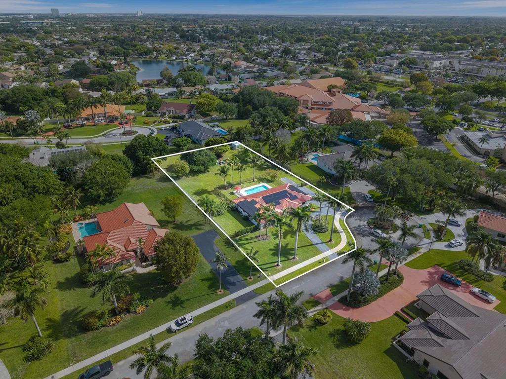 13821 Alexandria Court Davie FL 33325