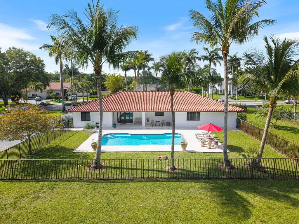 13821 Alexandria Court Davie FL 33325