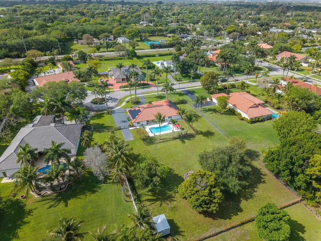 13821 Alexandria Court Davie FL 33325