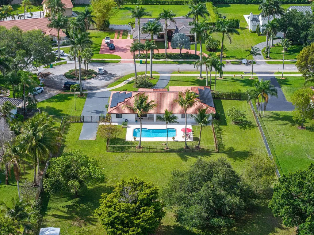 13821 Alexandria Court Davie FL 33325