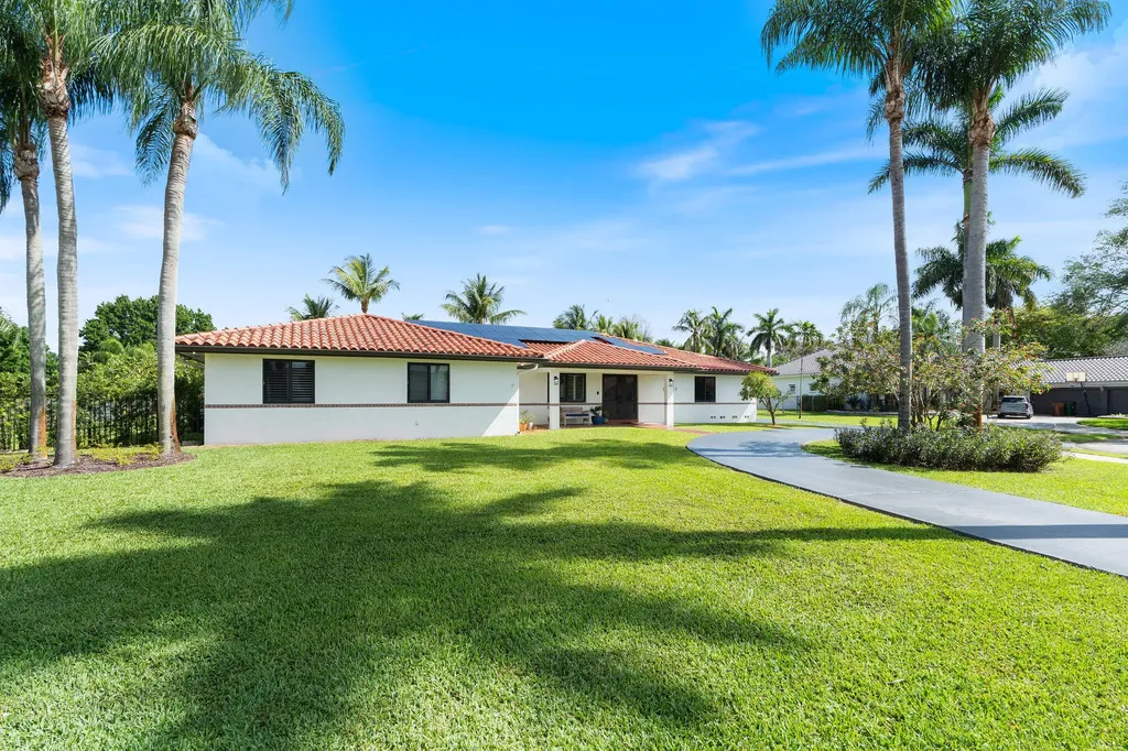 13821 Alexandria Court Davie FL 33325
